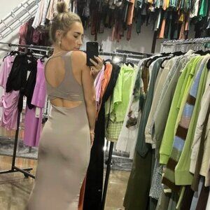 NWT MADISON THE LABEL Fitted Bodycon Taupe Midi Dress XSMALL